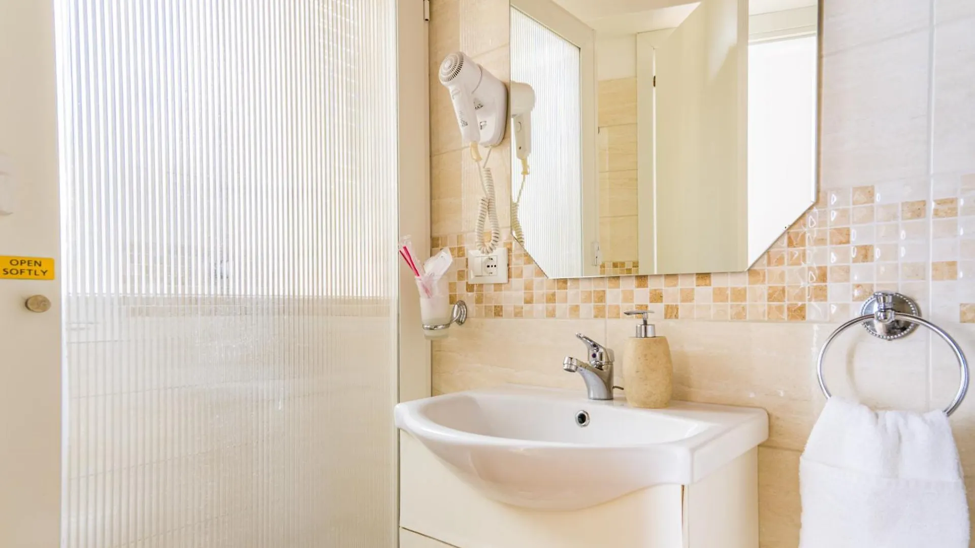L'Opera Rooms&Suite La Spezia