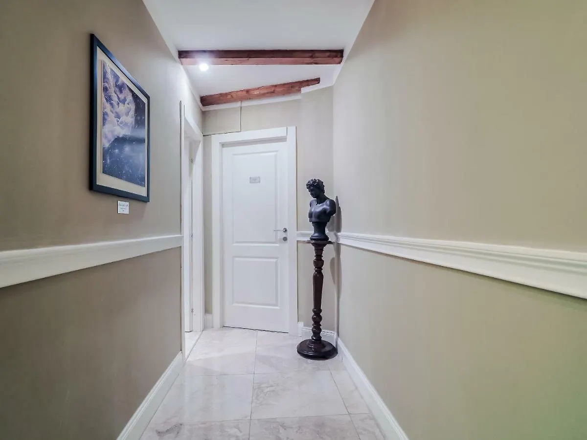 L'Opera Rooms & Suite La Spezia 3*,