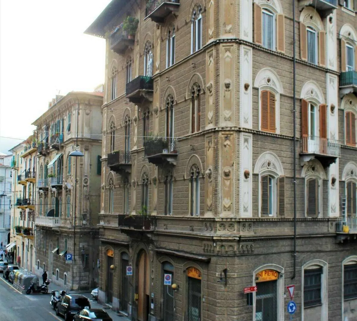 Vendégház L'Opera Rooms & Suite La Spezia